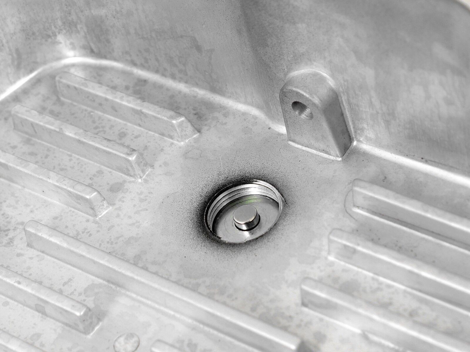 2007-2010 Dodge Ram 3500 Cummins Turbo Diesel 6.7L Transmission Pan Machined Fins