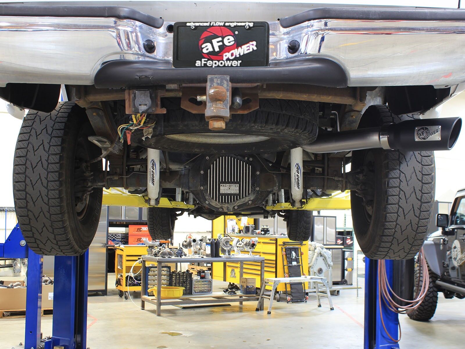 1999-2004 Ford F-350 Super Duty Super Duty V10 6.8L/V8 5.4L MACH Force-Xp 3" to 3-1/2" 409 Stainless Steel Cat-Back Exhaust System