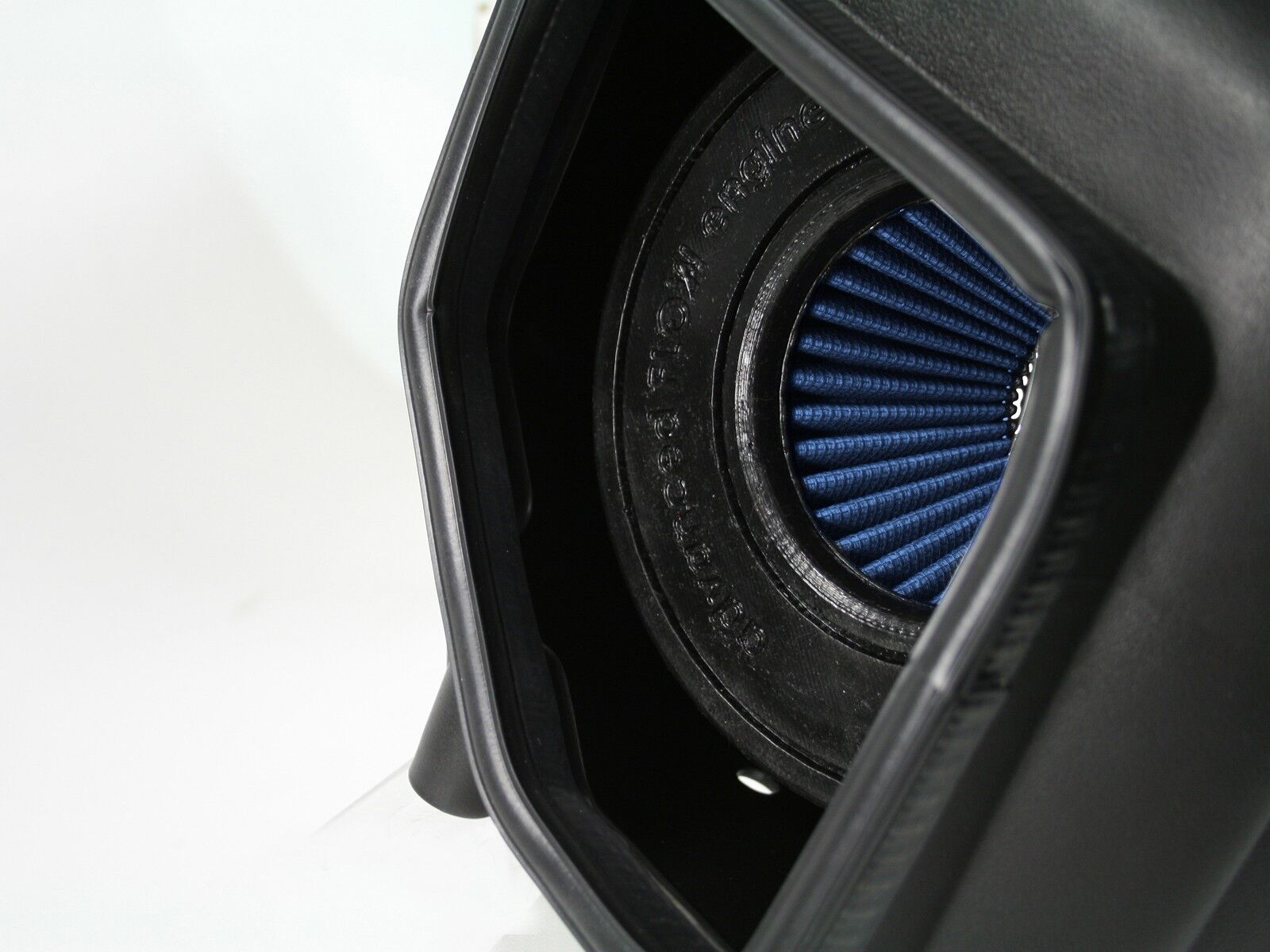 2006-2007 Chevrolet Silverado 3500 HD LLY/LBZ Duramax Turbo Diesel V8 6.6L Momentum HD Cold Air Intake System w/Pro 10R Filter Media