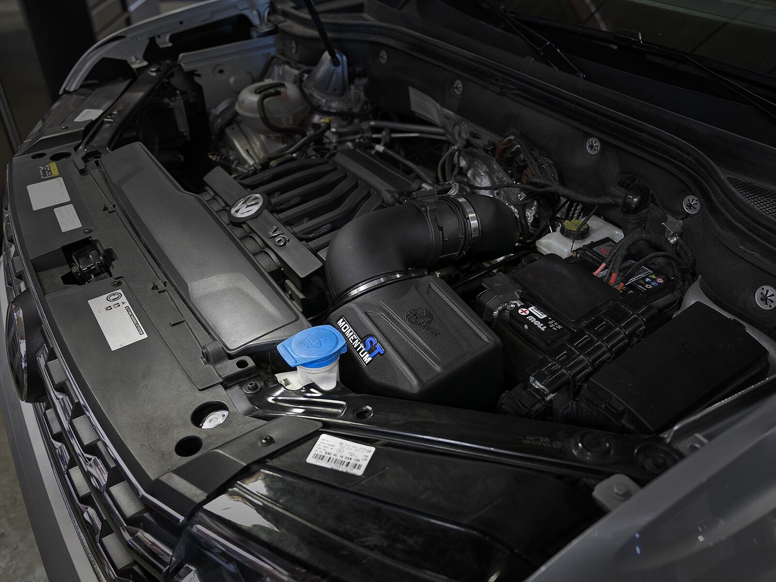 2018 VW Atlas Base/AWD 4MOTION & R-Line V6 3.6L Momentum ST Cold Air Intake System w/Pro 5R Filter Media