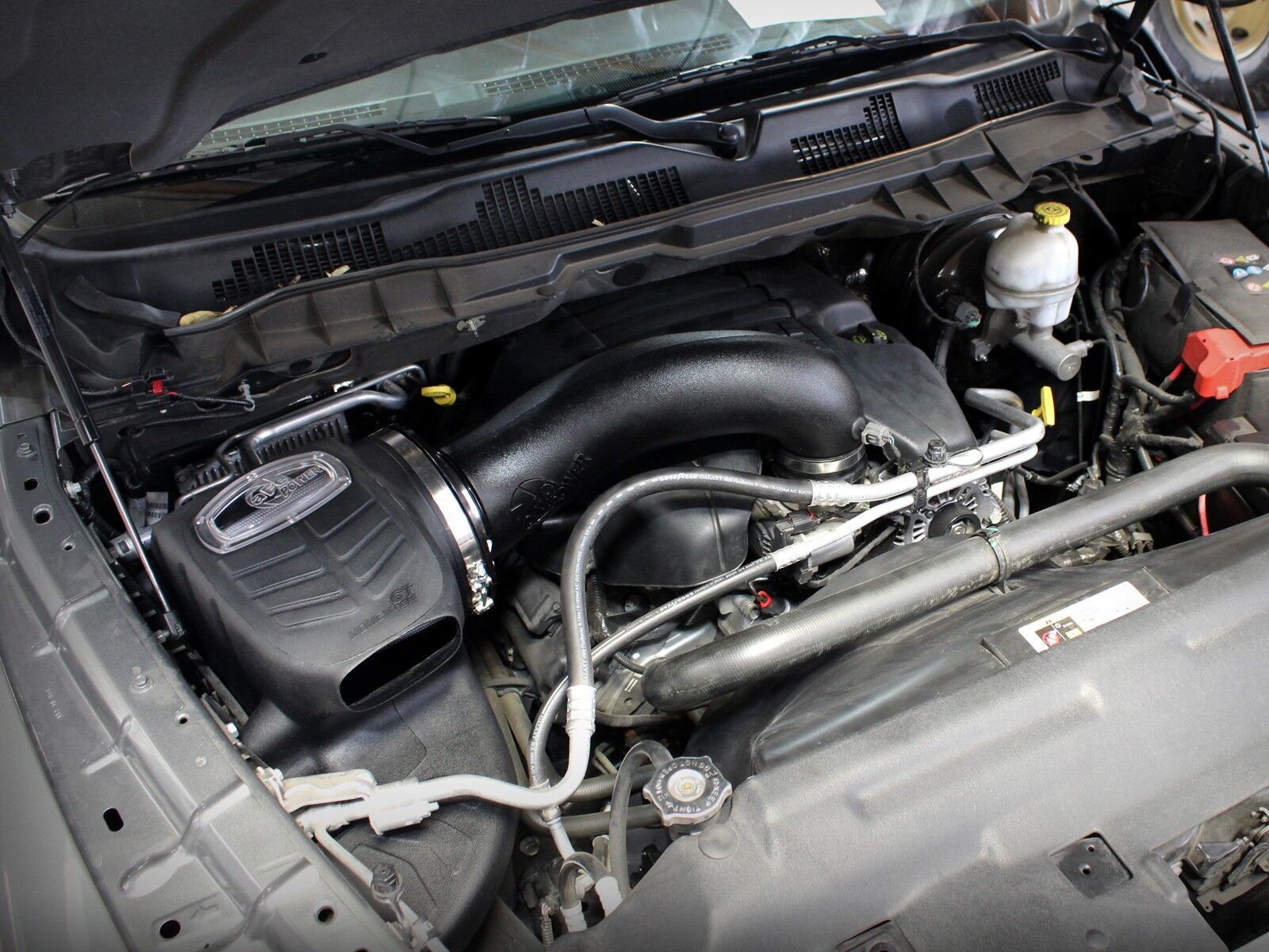 2011-2018 Ram Truck 1500 HEMI V8 5.7L Momentum GT Cold Air Intake System w/Pro 5R Filter Media