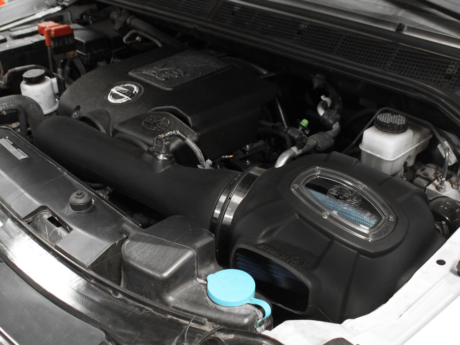 2004-2015 Nissan Titan V8 5.6L Momentum GT Cold Air Intake System w/Pro 5R Filter Media
