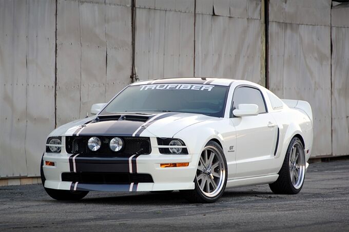 2005-2009 Ford Mustang SH-GT Fiberglass Ram Air Hood - TF10024-A42
