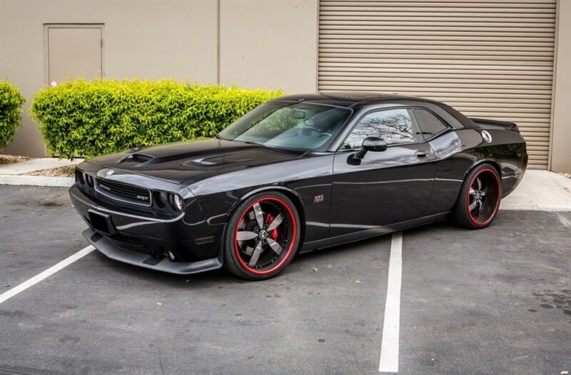 2008-2023 Dodge Challenger HellCat Style Fiberglass Ram Air Hood