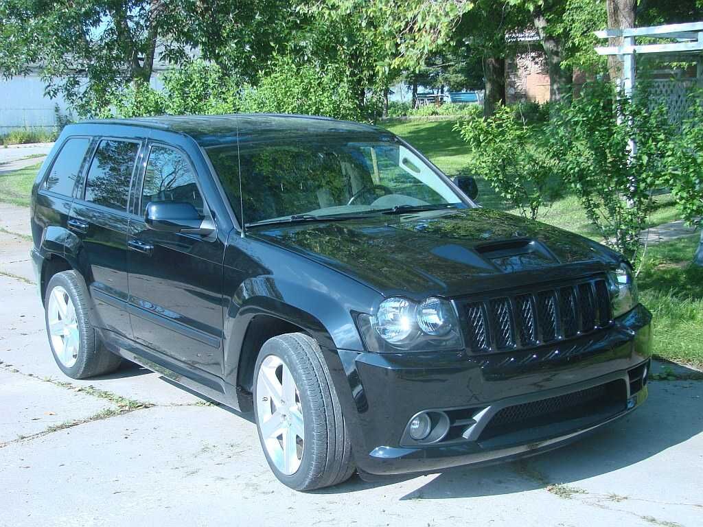 2005-2010 Jeep Grand Cherokee SRT-8 Fiberglass Ram Air Hood