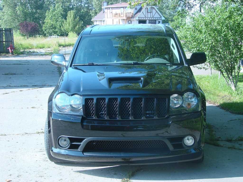 2005-2010 Jeep Grand Cherokee SRT-8 Fiberglass Ram Air Hood