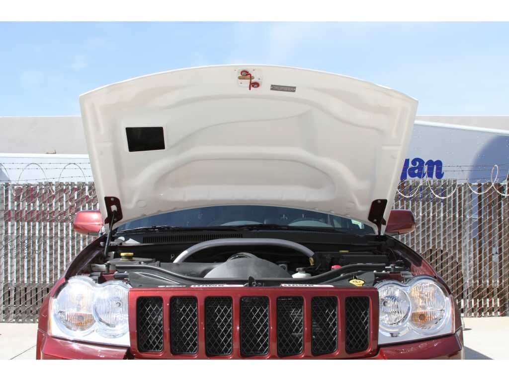2005-2010 Jeep Grand Cherokee SRT-8 Fiberglass Ram Air Hood