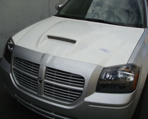2005-2007 Dodge Magnum SRT-8 Fiberglass Ram Air Hood