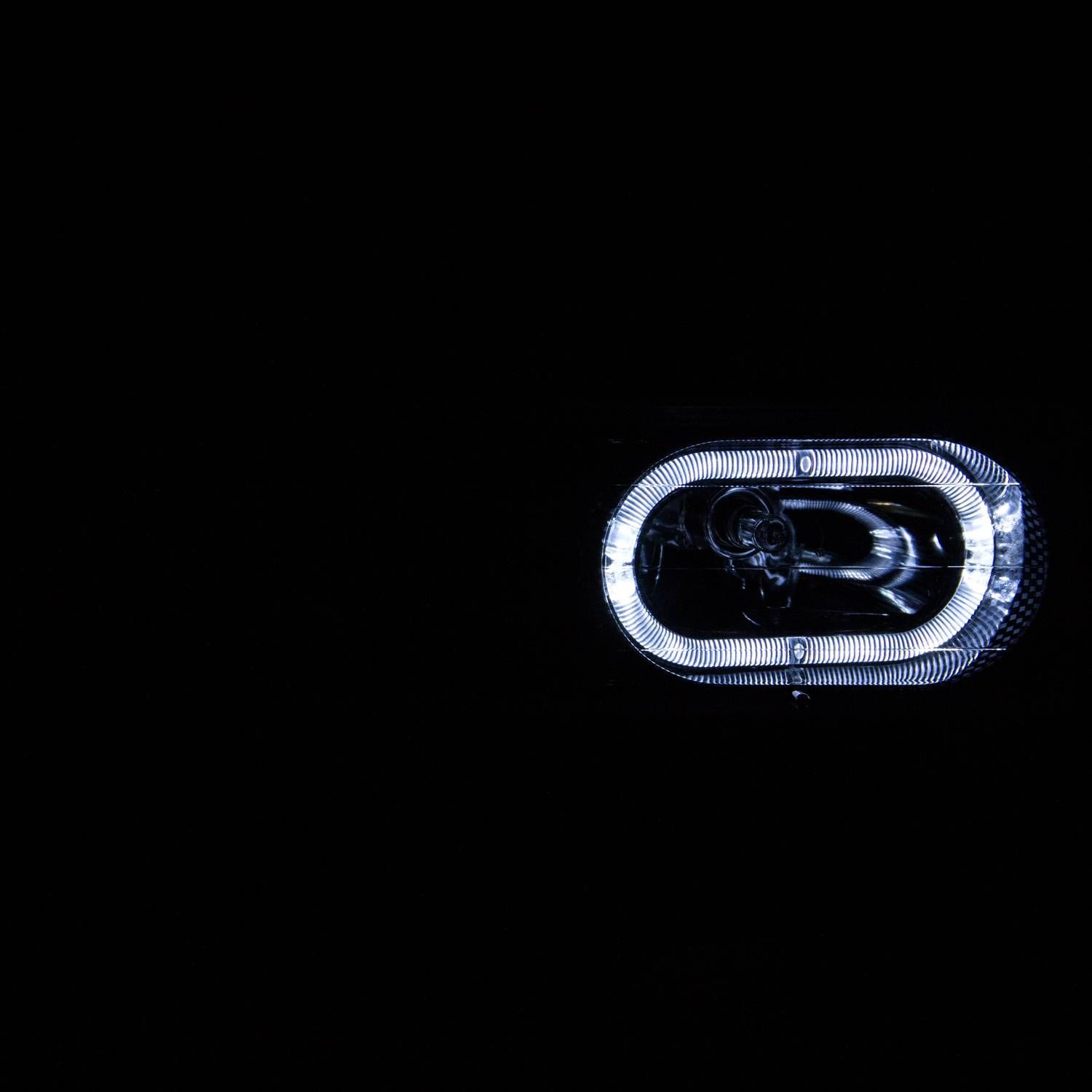 1988-2000 GMC Blazer Full Size/C1500/C2500/C3500 Full Size/K3500/Suburban/Tahoe Anzo Crystal Headlights Carbon W/ Halo