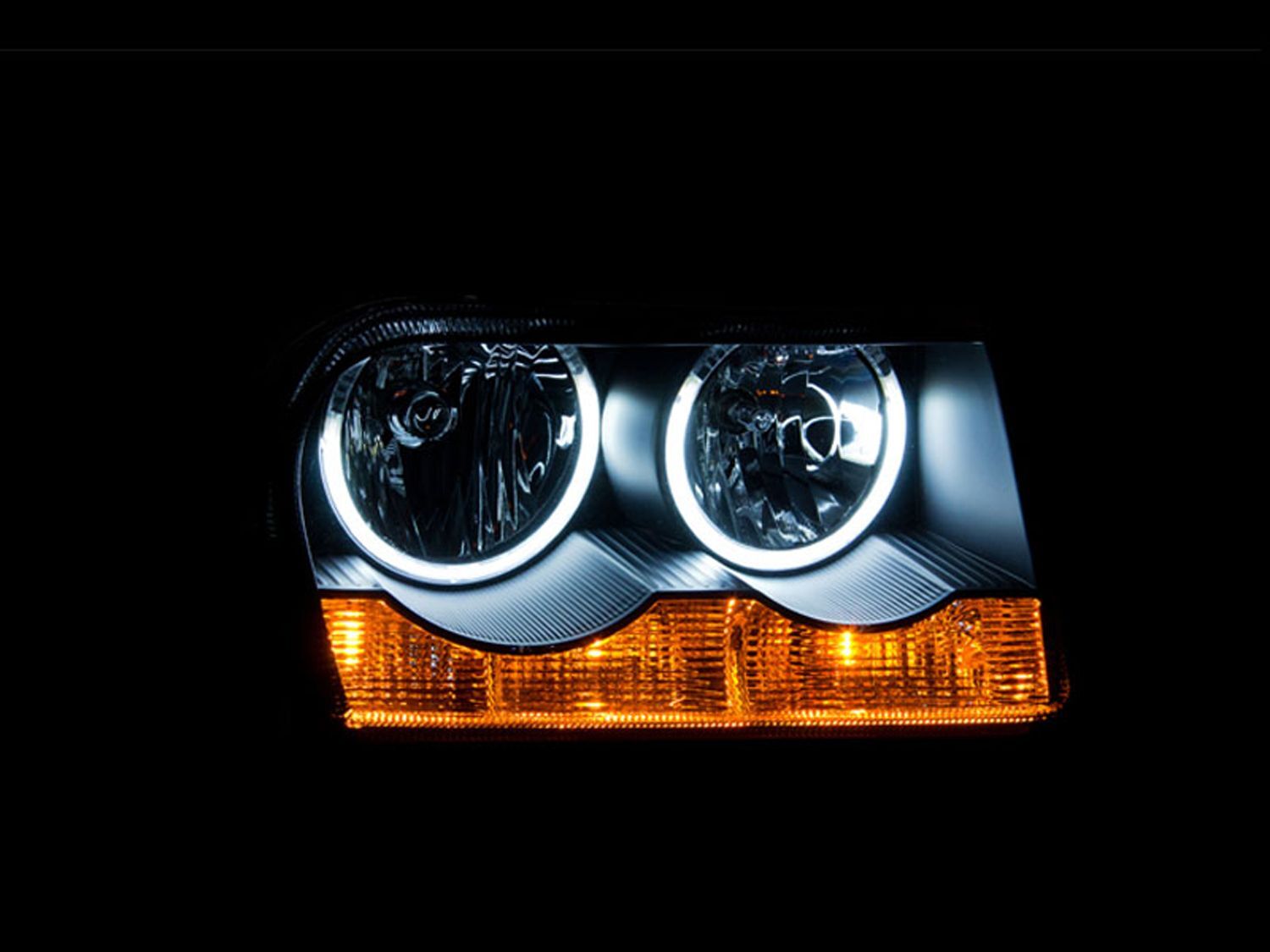 2005-2010 Chrysler 300 Anzo Crystal Headlights W/ Halo Black (SMD LED)