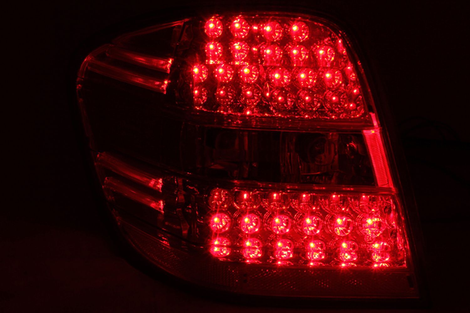 2006-2011 Mercedes Benz ML ML32/ML35/ML5/ML63 AMG Anzo LED Tail Lights Red/Clear