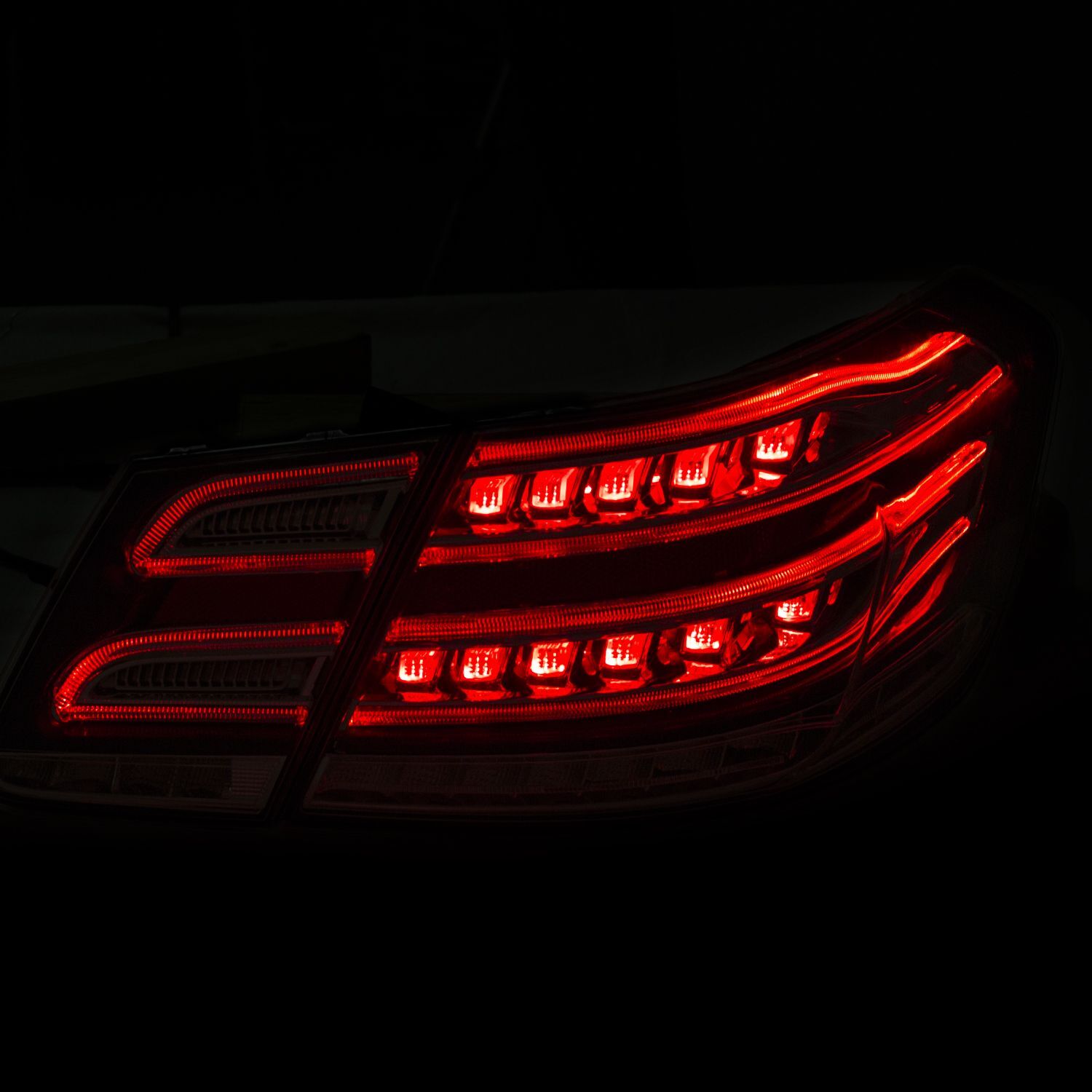 2010-2013 Mercedes Benz E-Class W212 4DR Anzo LED Tail Lights Red/Clear
