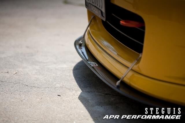 2000-2003 Honda S2000 AP1 APR Carbon Fiber Front Splitter With Rods