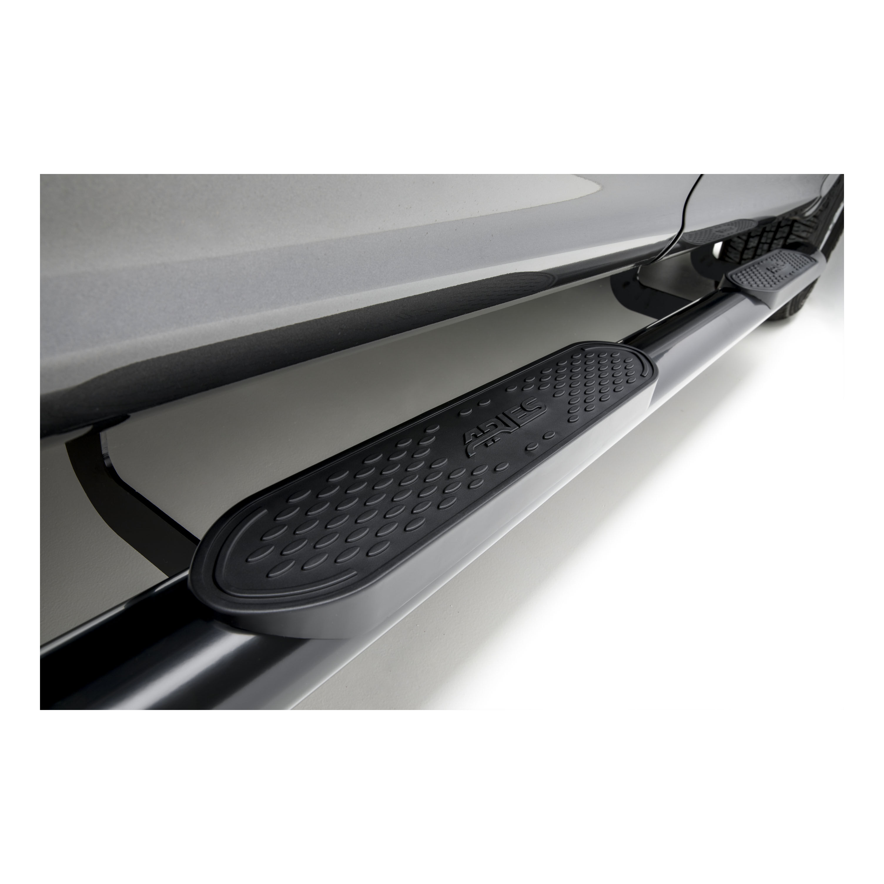 2015-2018 Ford F-150 Aries Black 4" Oval Side Bars XLT/Crew Cab