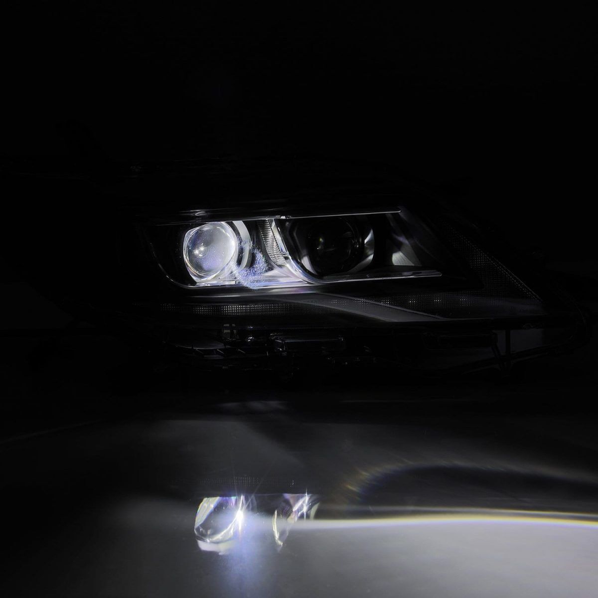 11-20 Toyota Sienna LUXX-Series Projector Headlights Black by AlphaRex