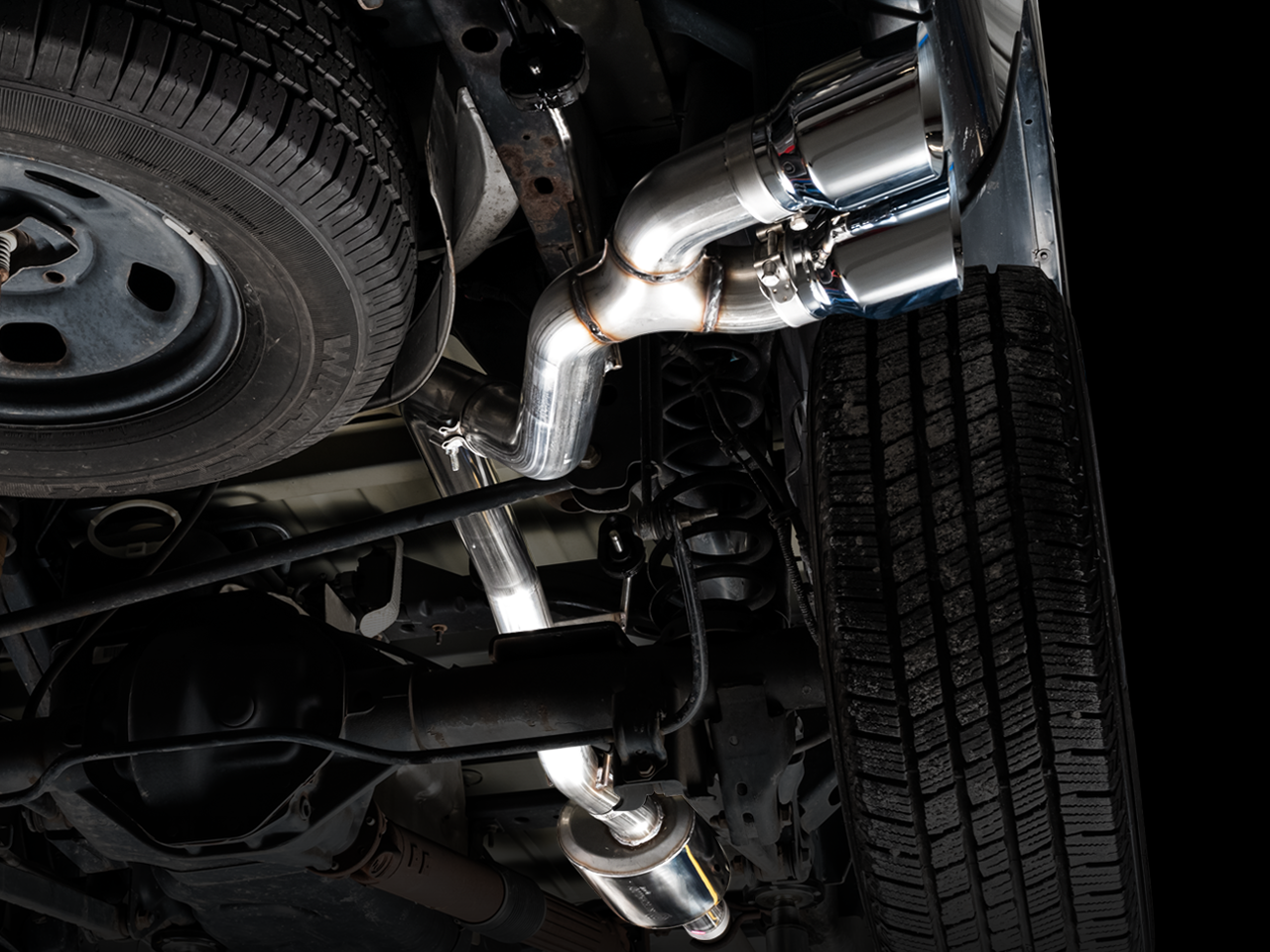 AWE Tuning 0FG Single Side Exit Catback Exhaust for 4th Gen RAM 1500 5.7L (without bumper cutouts) - Dual Chrome Tips