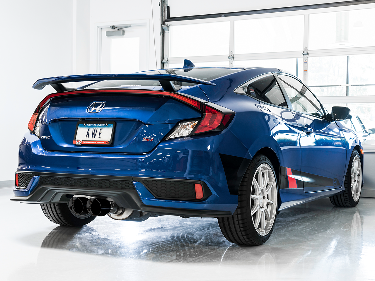 AWE Tuning Touring Edition Exhaust for 10th Gen Civic Si Coupe / Sedan (includes Front Pipe) - Dual Diamond Black Tips