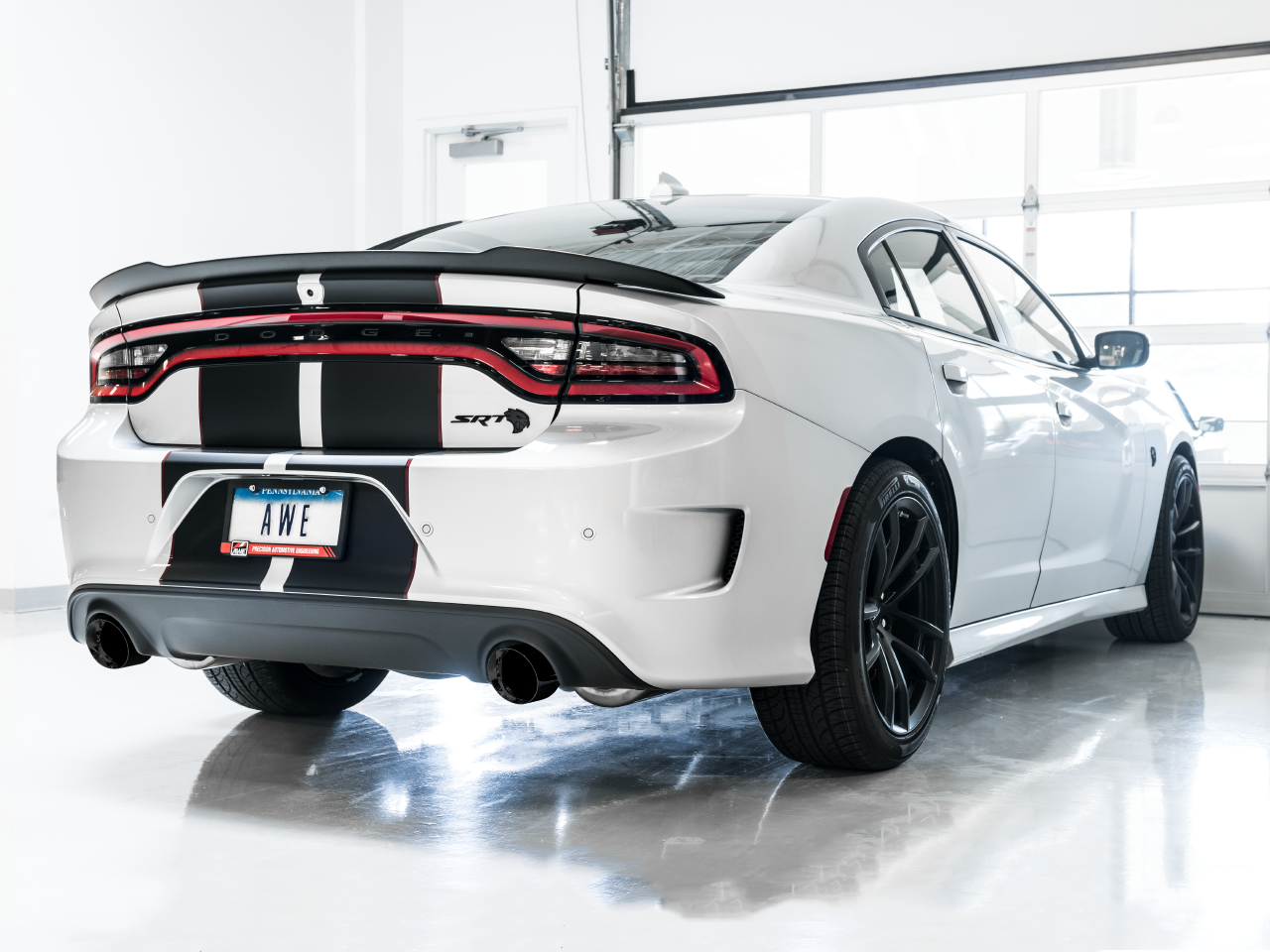 AWE Touring Edition Exhaust for 15+ Charger 6.4 / 6.2 SC - Non-Resonated - Diamond Black Tips - 3020-33070