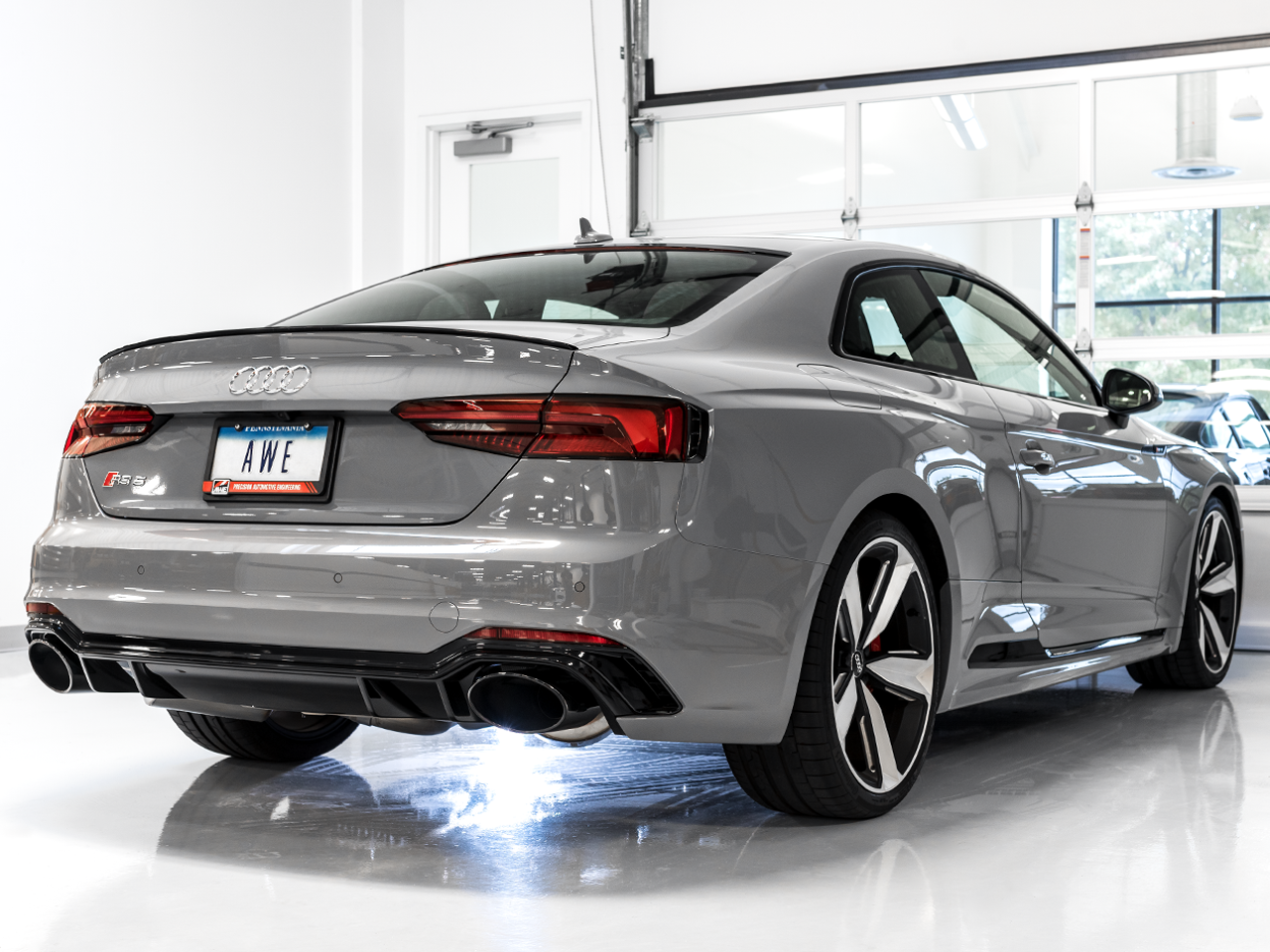 AWE Tuning Touring Edition Exhaust for Audi B9 RS 5 Sportback - Non-Resonated - Diamond Black RS-style Tips
