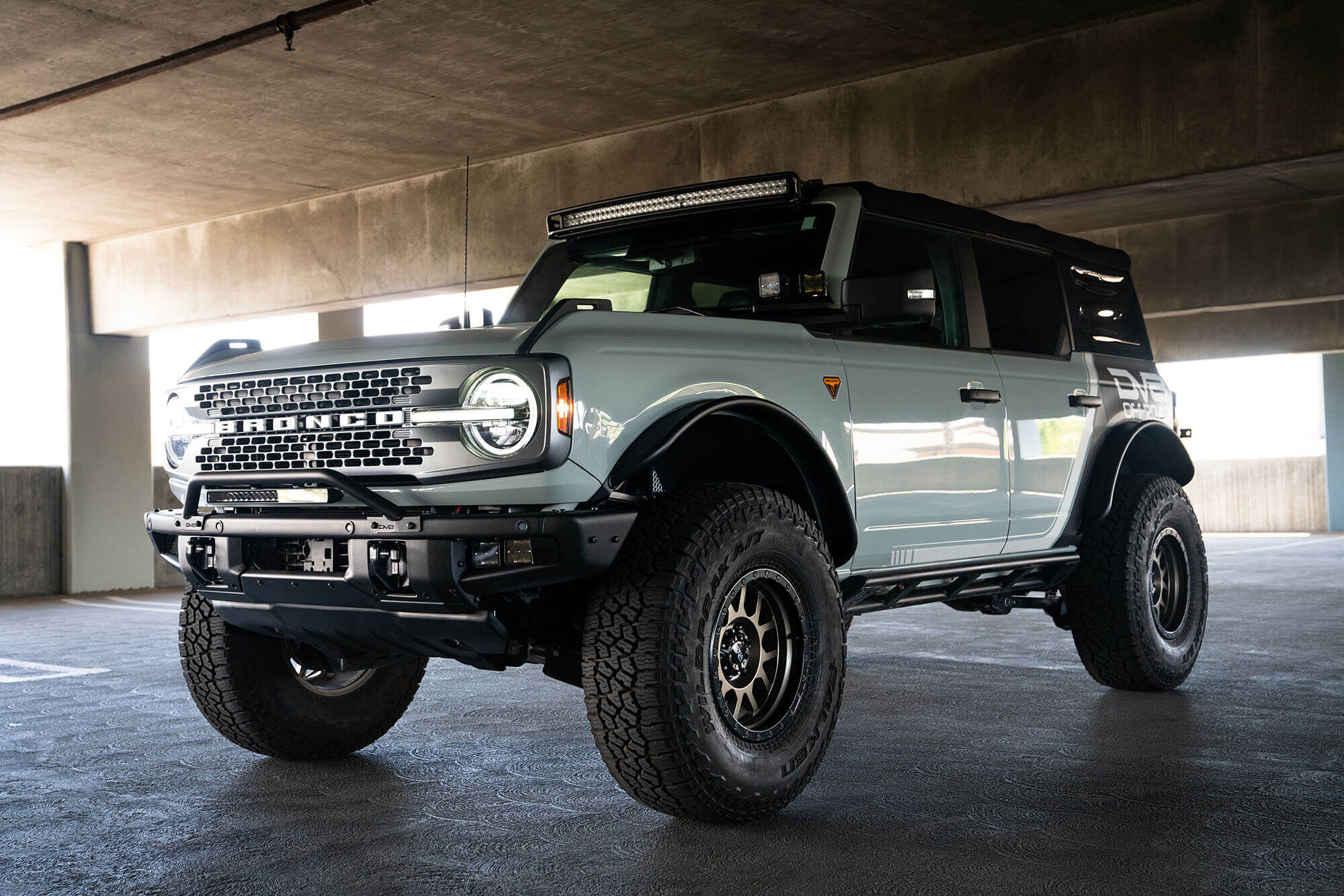 2021-2022 Ford Bronco 40-Inch Curved Light Bar Mount by DV8 Off-Road