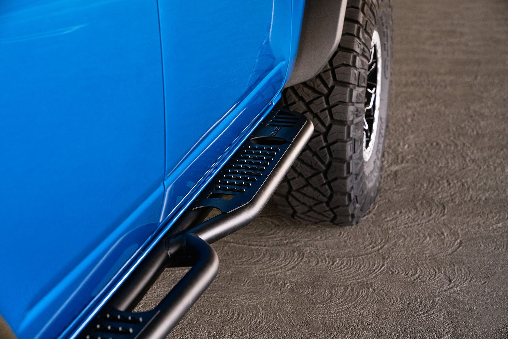2021-2022 Ford Bronco Oe Plus Series Side Steps by DV8 Off-Road