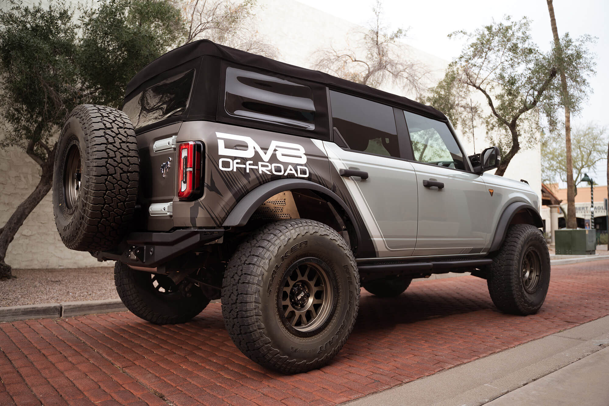 2021-2022 Ford Bronco Oe Plus Series Side Steps by DV8 Off-Road