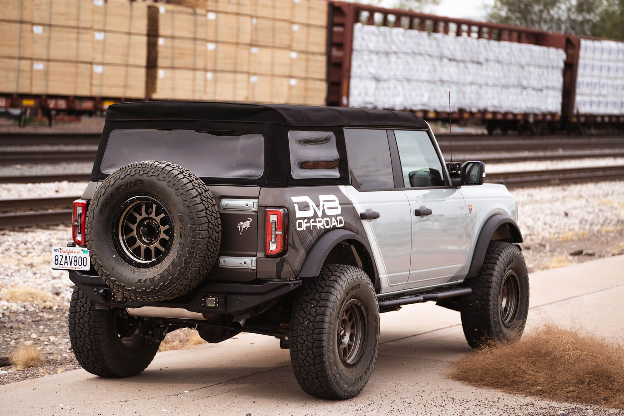 2021-2022 Ford Bronco Oe Plus Series Side Steps by DV8 Off-Road
