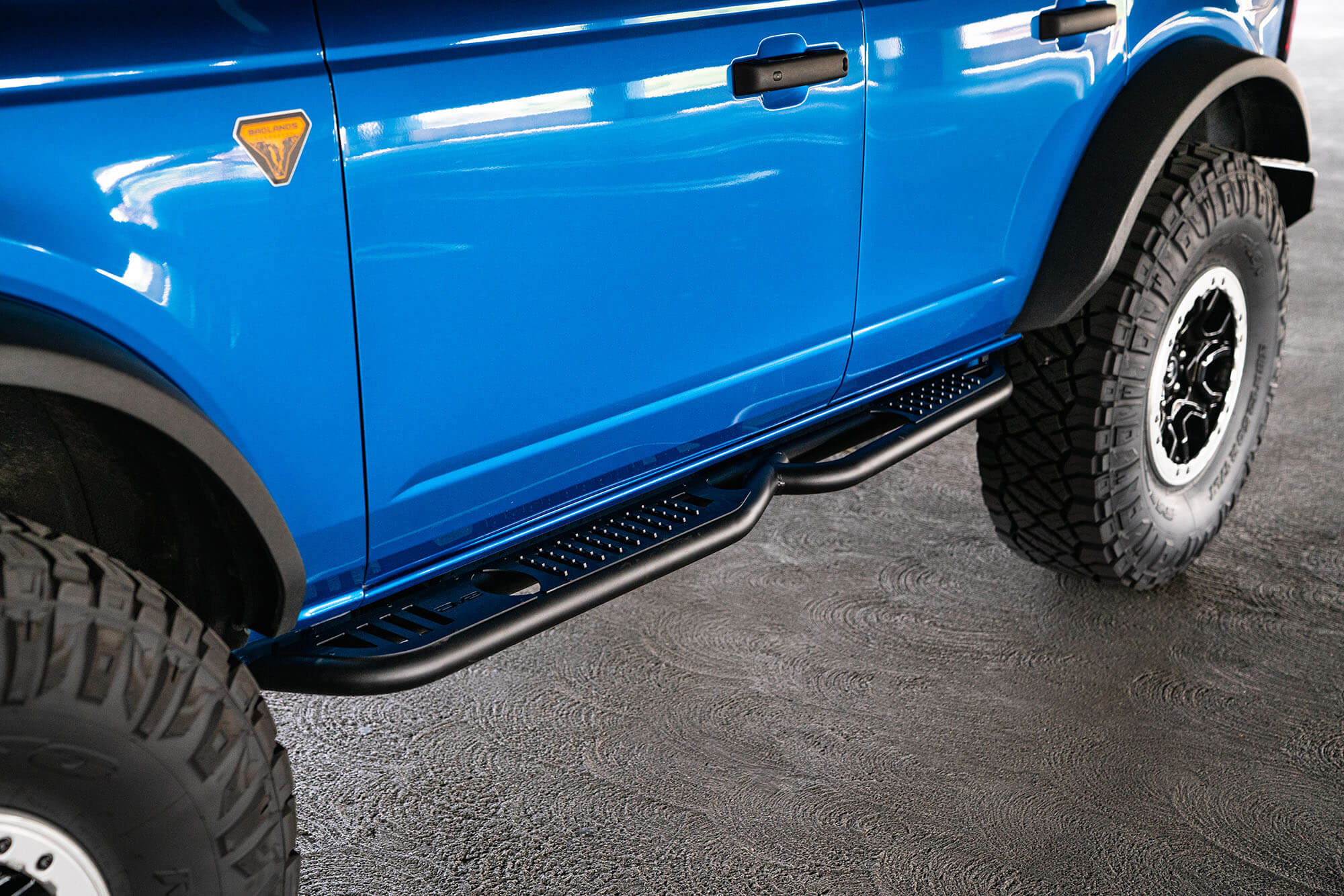 2021-2022 Ford Bronco Oe Plus Series Side Steps by DV8 Off-Road