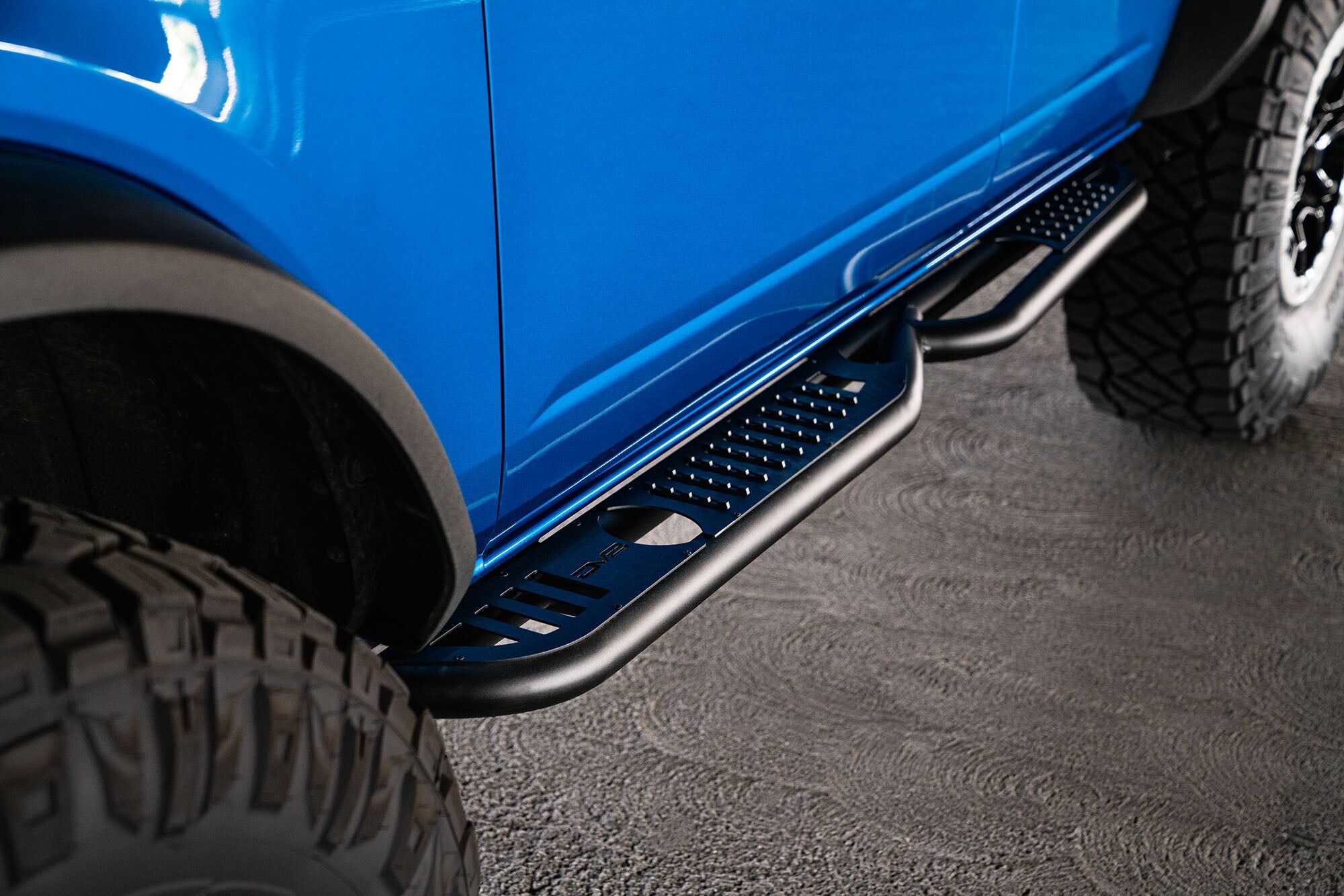 2021-2022 Ford Bronco Oe Plus Series Side Steps by DV8 Off-Road