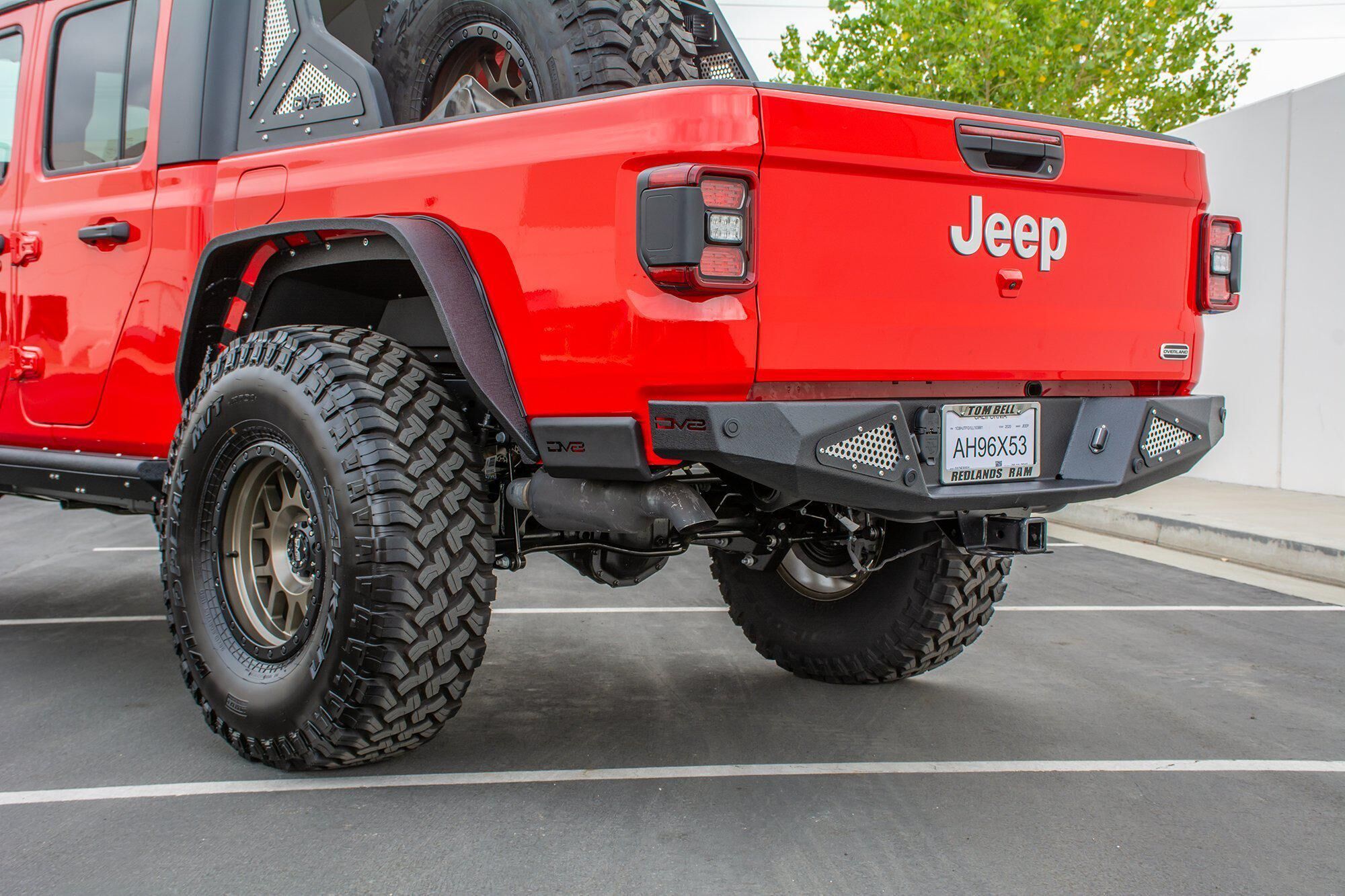 2020-2022 Jeep Gladiator JT Bedside Rock Sliders by DV8 Off-Road