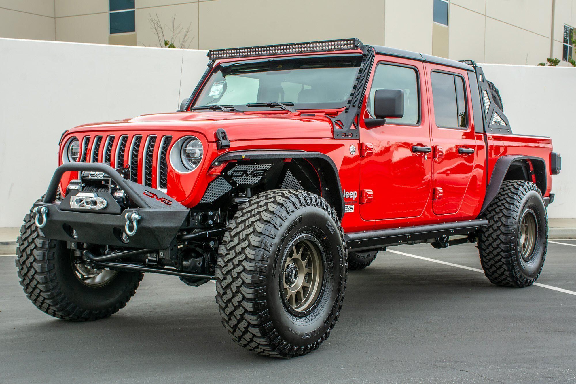 2020-2022 Jeep Gladiator JT Rock Sliders With Step by DV8 Off-Road