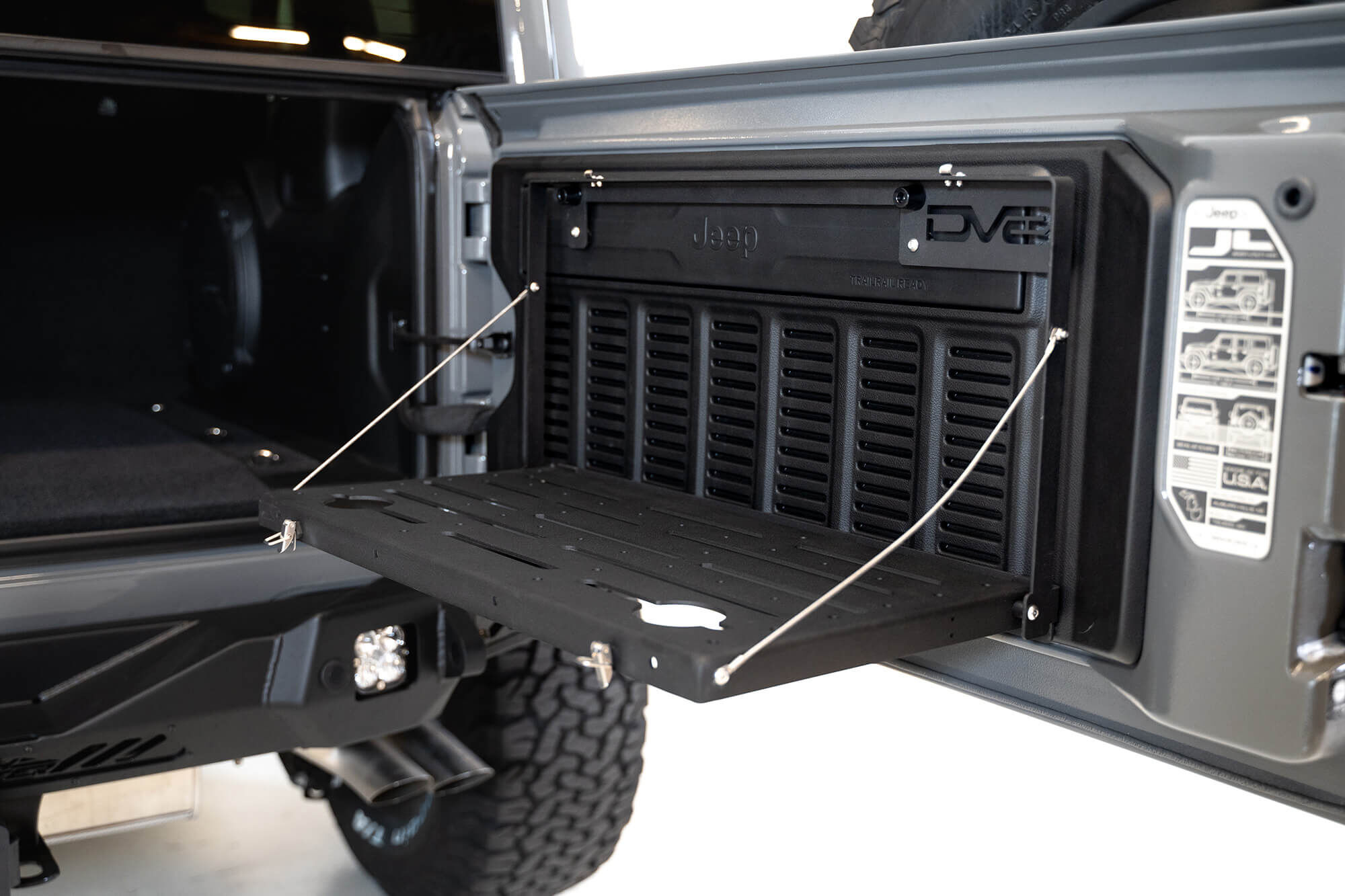 2018-2022 Jeep Wrangler JL Folding Trail Table by DV8 Off-Road