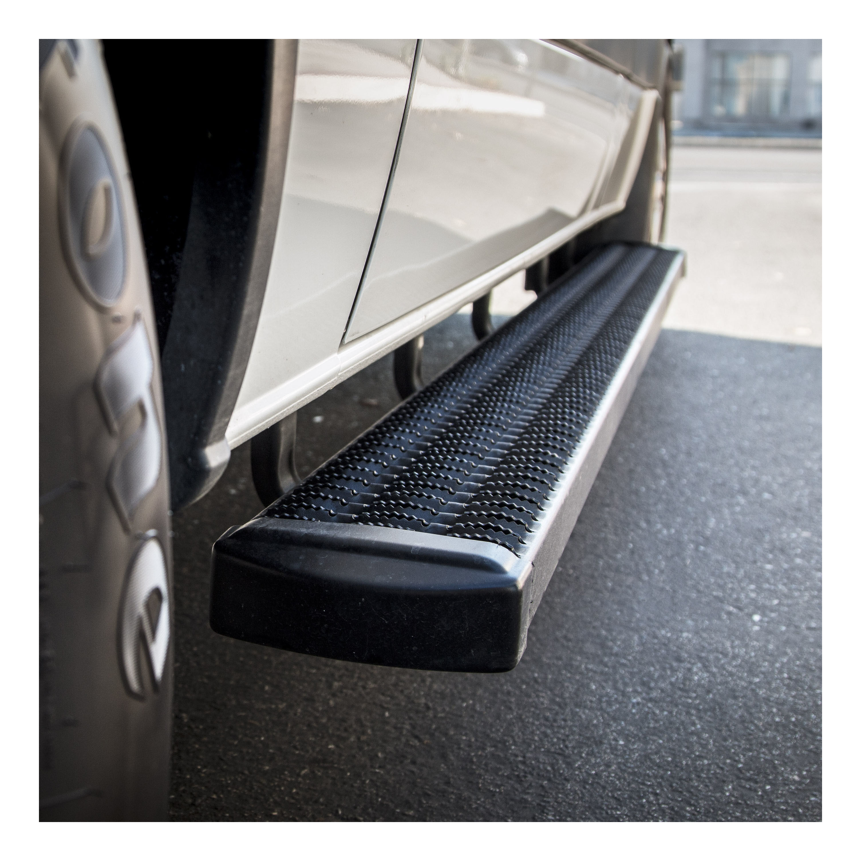 2007-2014 Chevrolet Silverado 2500 HD Crew Cab 8' Box Gas Grip Step 7" Running Boards Black Textured
