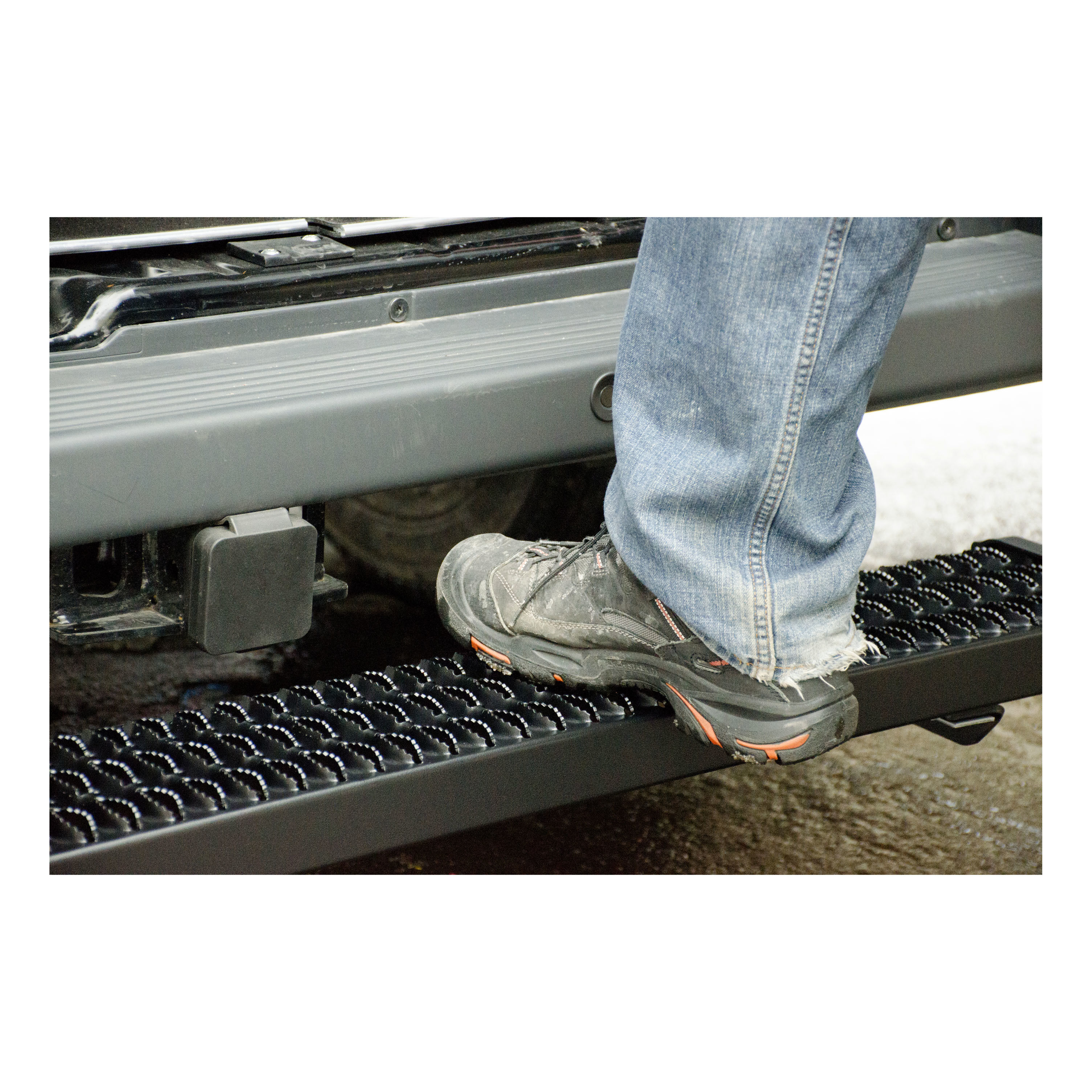 2014-2018 Ram ProMaster 1500 Grip Step 7" Rear Step Black Textured