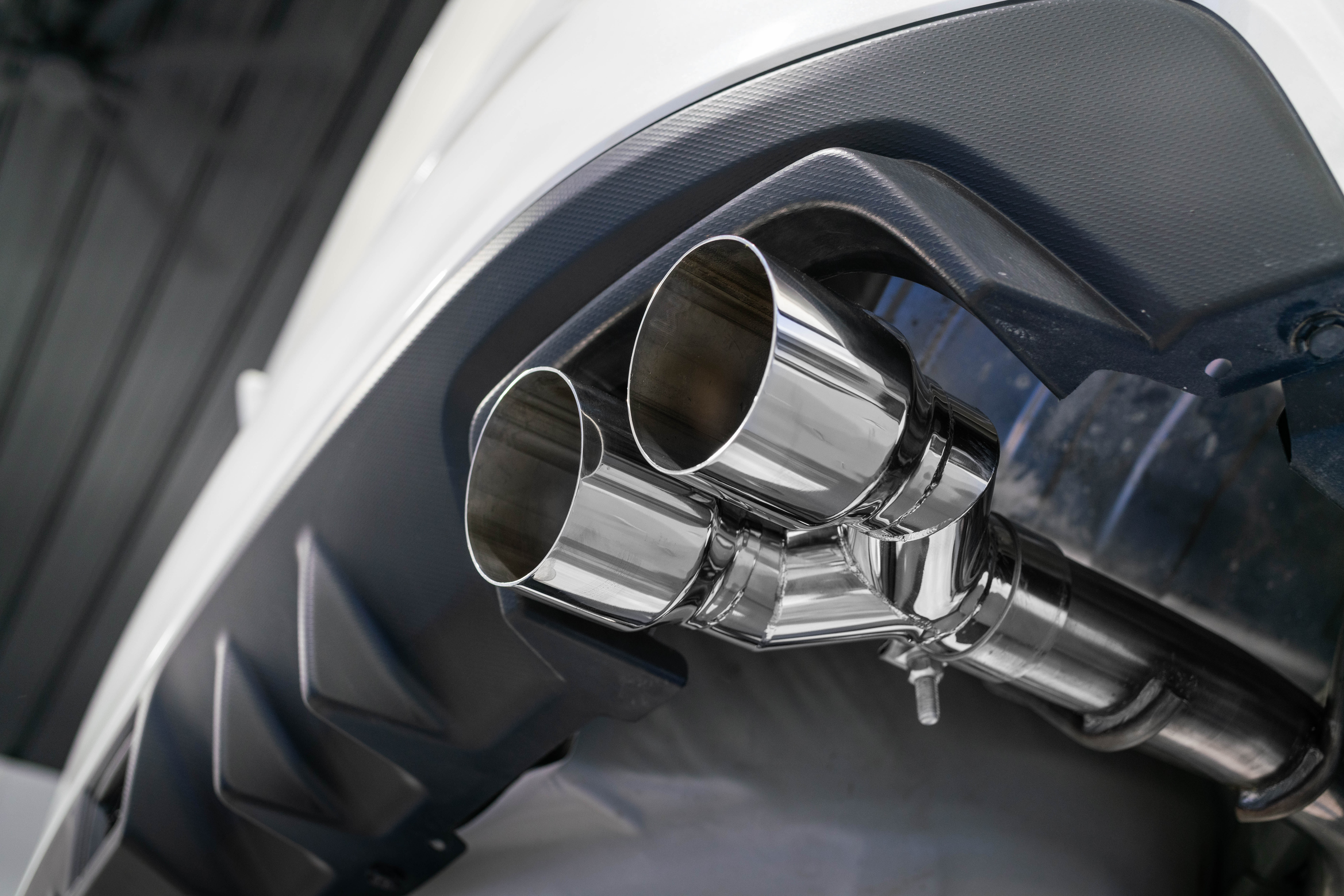 2015-2019 Subaru WRX STI MBRP Exhaust 2.5" Axle Back, Dual Split Rear,with Carbon Fiber Tips T304