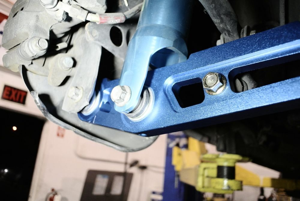 Honda Civic 88-95 Rear Lower control Arm (Spherical Bushing Equipped) by Megan Racing