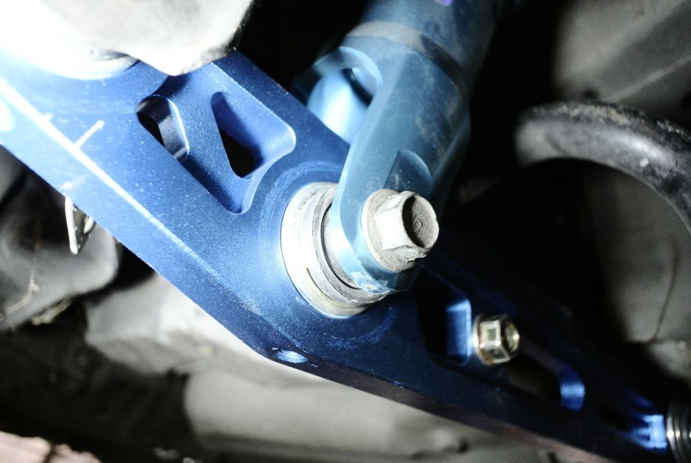 Honda Civic 88-95 Rear Lower control Arm (Spherical Bushing Equipped) by Megan Racing