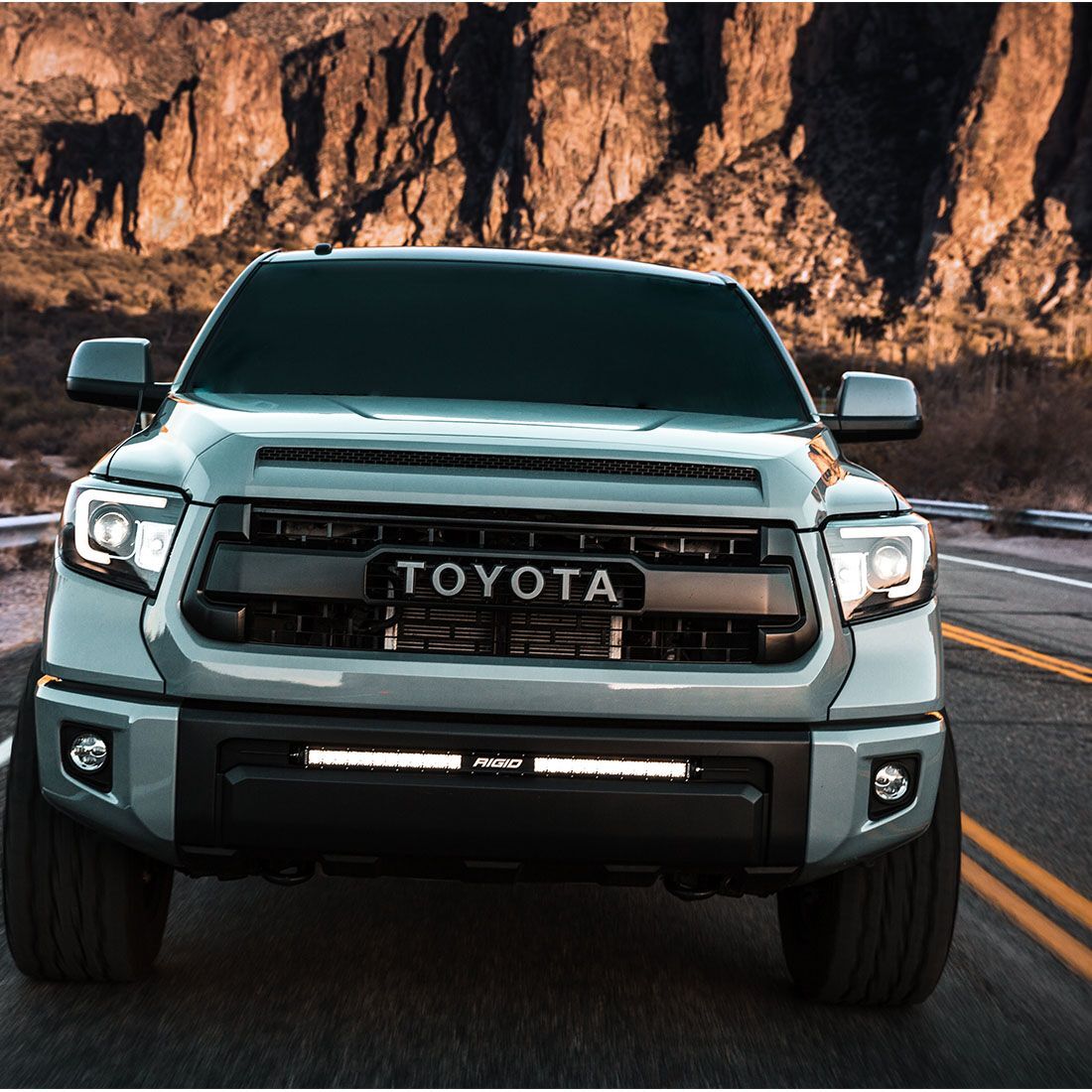 20 Inch Dual Function SAE Auxilary High Beam Driving Lights SR-Series Pro LED Light Bars by Rigid Industries
