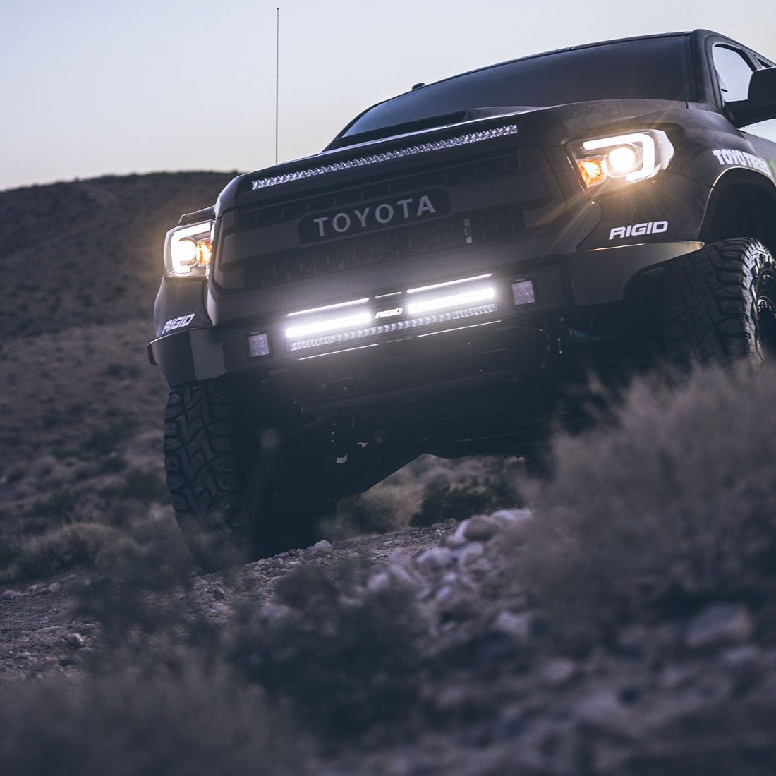 20 Inch Dual Function SAE Auxilary High Beam Driving Lights SR-Series Pro LED Light Bars by Rigid Industries