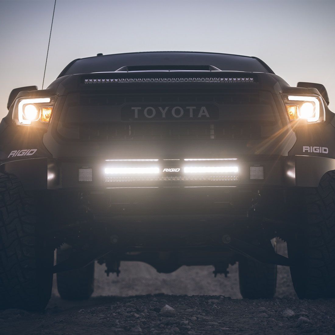 30 Inch Dual Function SAE Auxilary High Beam Driving Lights SR-Series Pro LED Light Bars by Rigid Industries