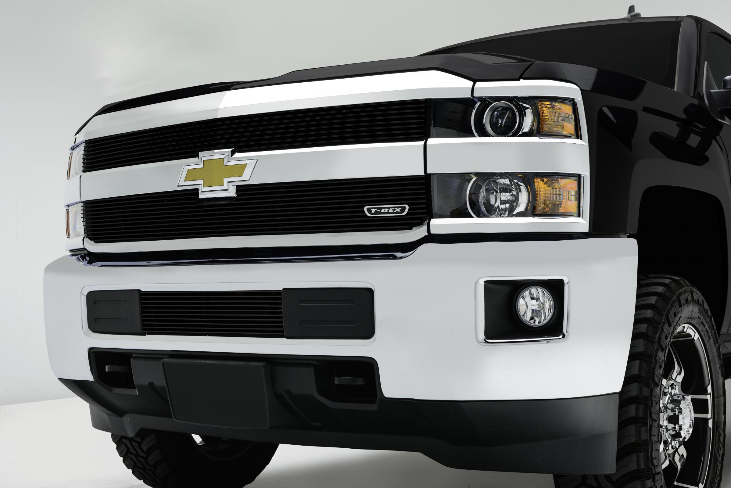 Silverado HD Bumper Grille Overlay 15-18 Chevrolet Silverado HD Aluminum Powdercoat Black 2 Piece Billet Series T-REX Grilles - 25122B