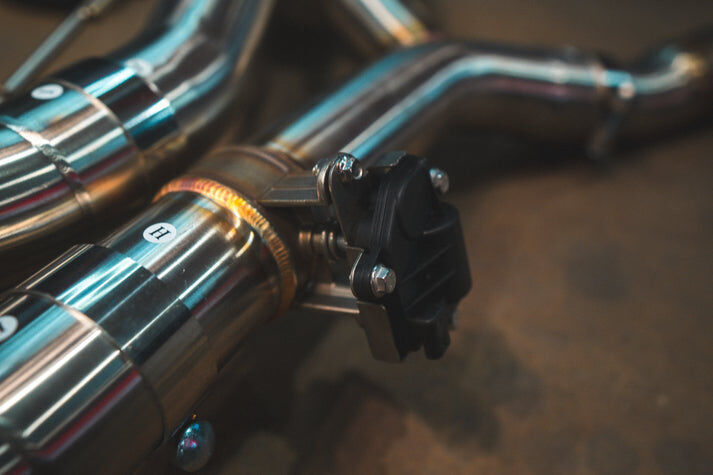 2020-2025 BMW F95 X5M 4.4L Catback T304 Stainless Steel Burnt 3.5 Inch Outlet Tips by Valvetronic Designs