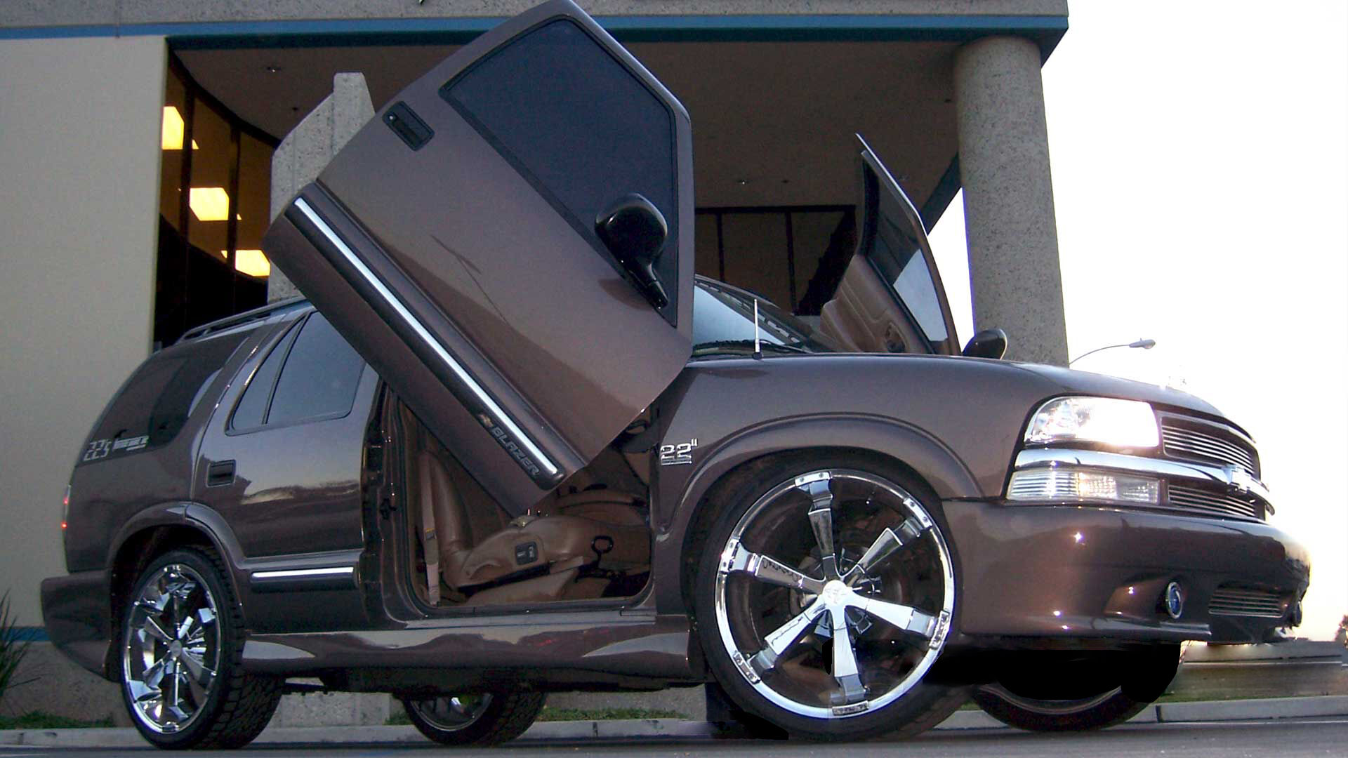 1995-2005 Chevrolet Blazer Bolt-on Vertical Lambo Door Conversion Kit - VDCCHEVYBL9504