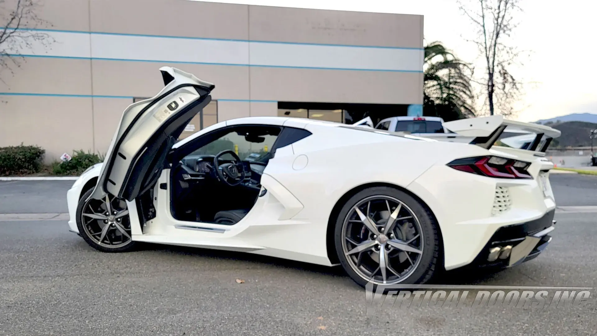 2020-2023 Chevrolet Corvette C8 Bolt-on Vertical Lambo Door Conversion Kit