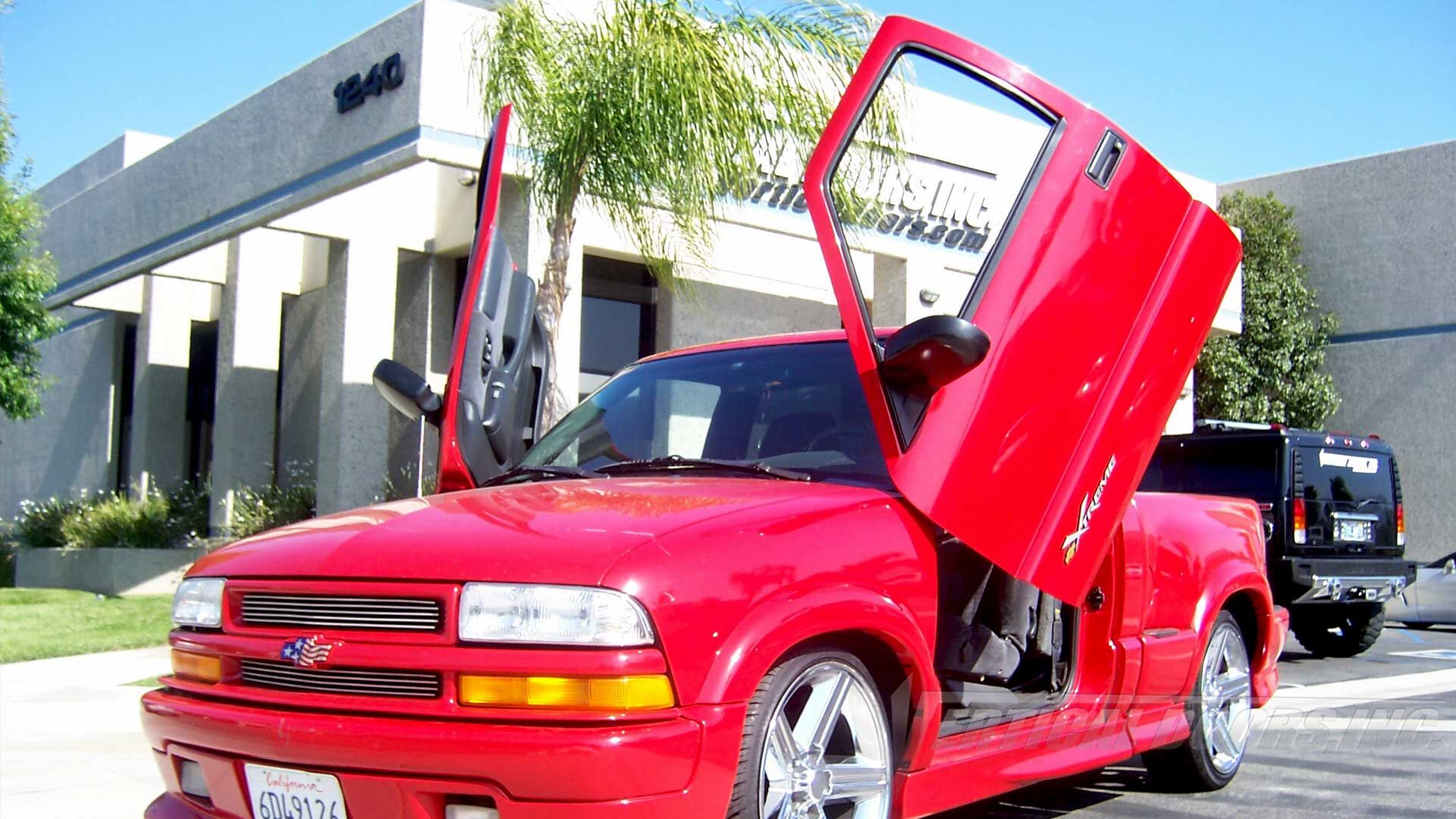 1995-2006 GMC Jimmy 4DR Bolt-on Vertical Lambo Door Conversion Kit
