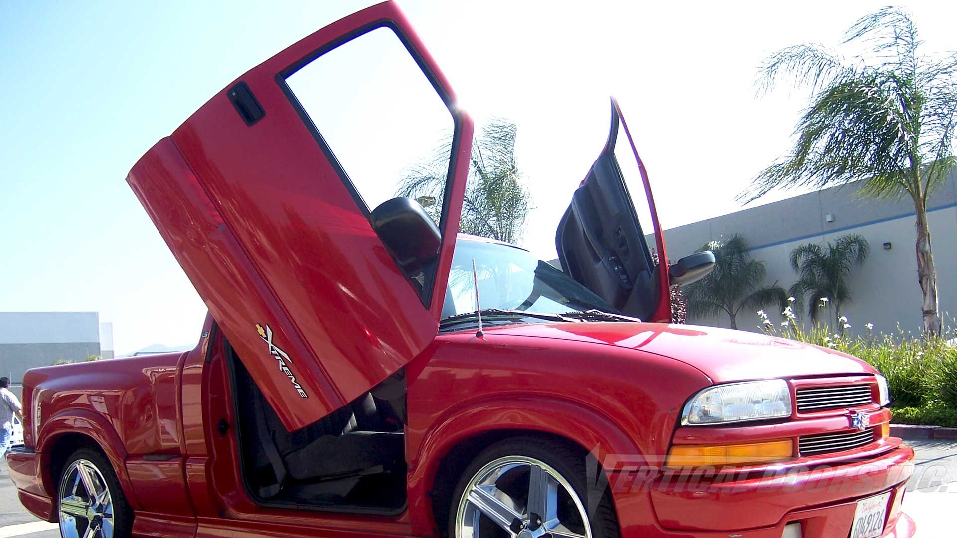 1995-2006 GMC Jimmy 4DR Bolt-on Vertical Lambo Door Conversion Kit