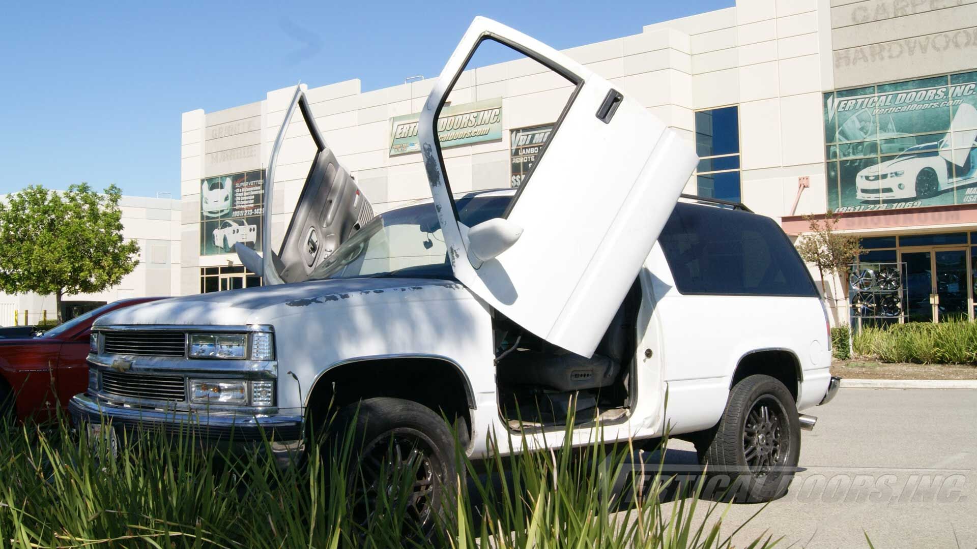 1995-1999 Chevrolet Tahoe Bolt-on Vertical Lambo Door Conversion Kit
