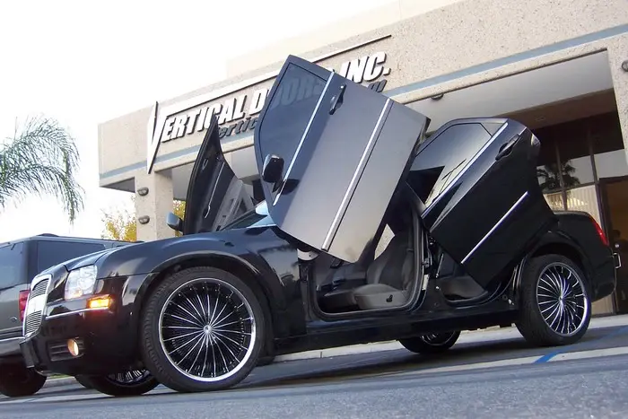 2004-2010 Chrysler 300 Base/C/S/SRT-8 Bolt-on Vertical Lambo Door Conversion Kit - VDCCRY3000410REAR