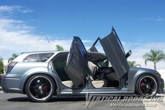 2004-2008 Dodge Magnum Bolt-on Vertical Lambo Door Conversion Kit