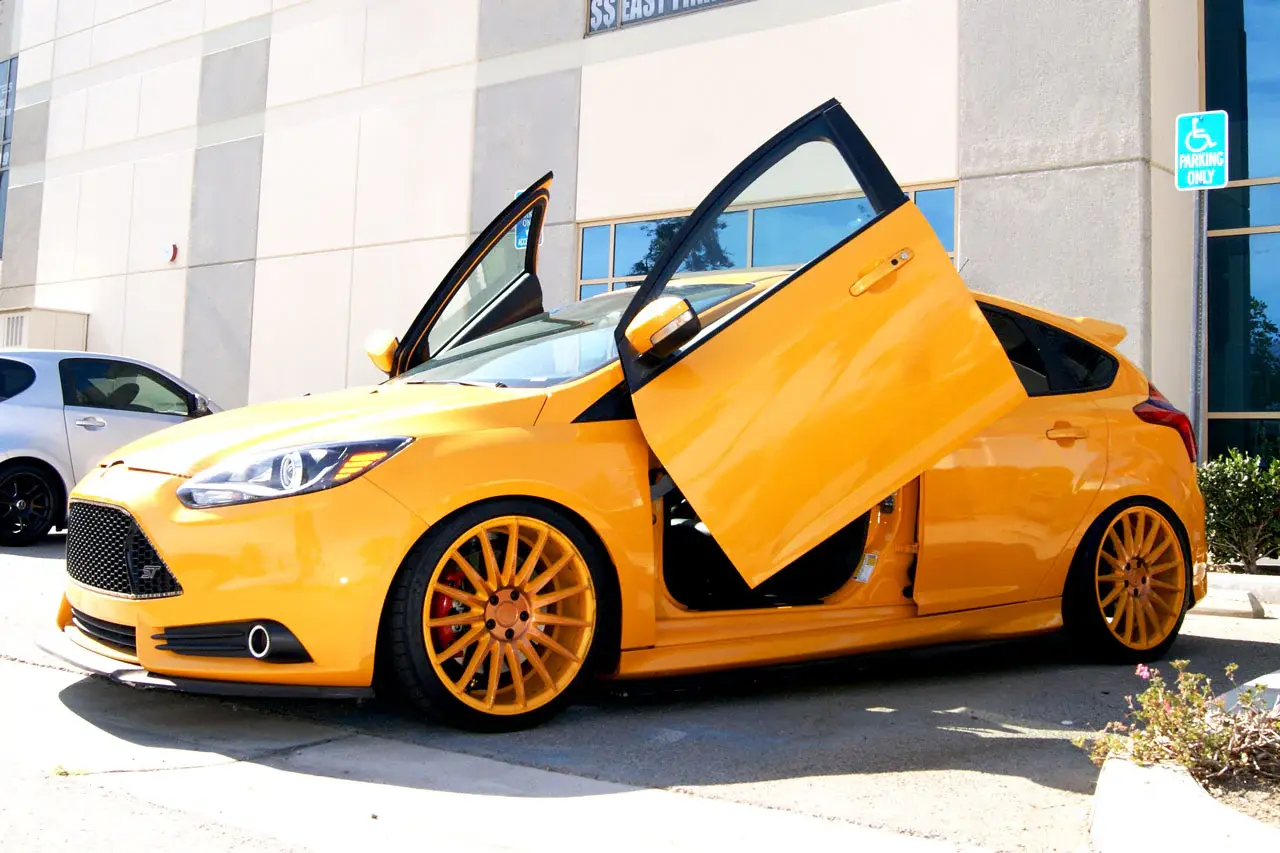 2012-2019 Ford Focus Bolt-on Vertical Lambo Door Conversion Kit - VDCFFOC1015